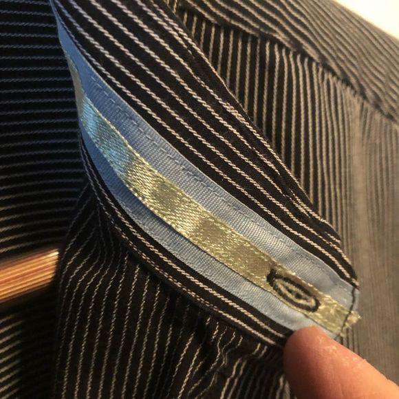 Bill Blass Pinstripe Shirt w/roll up sleeve button and tab, Size L - Picture 5 of 10